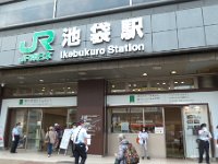 池袋駅西口 駅たびコンシェルジュ池袋からスタートです